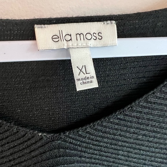 Ella MOSS | Black Thick Cotton V-Neck Ribbed Shirt - Picture 2 of 3